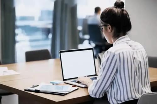 成为职场高手的秘诀：年轻人如何在职场上生存下去？
